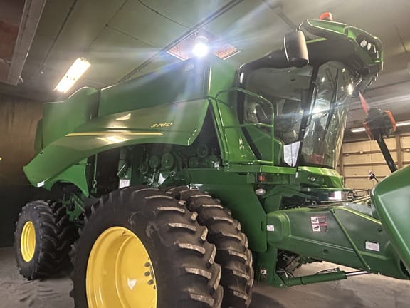 2018 John Deere S760 Equipment Image0