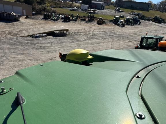 Image of John Deere S760 equipment image 4