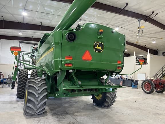 Image of John Deere S760 equipment image 2