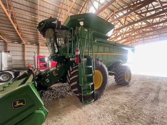 2018 John Deere S760 Equipment Image0