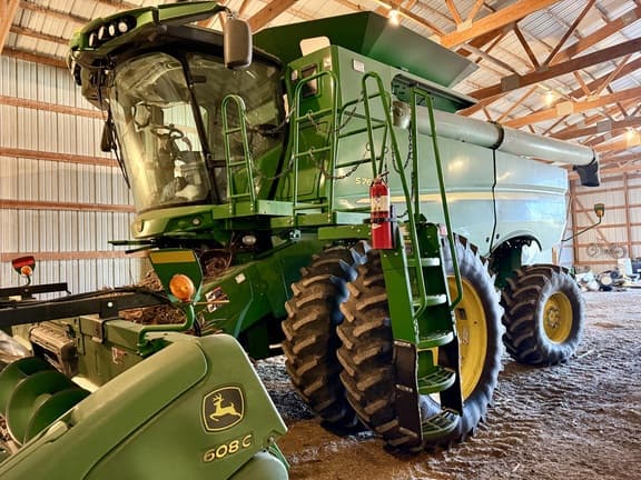Image of John Deere S760 equipment image 1