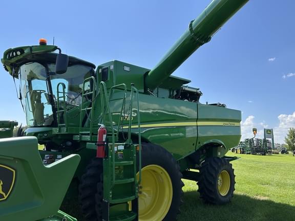Image of John Deere S760 equipment image 2