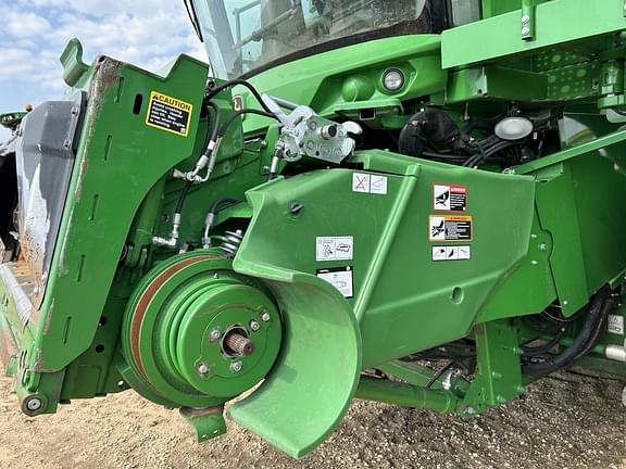 Image of John Deere S760 equipment image 1