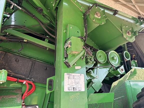 Image of John Deere S760 equipment image 4