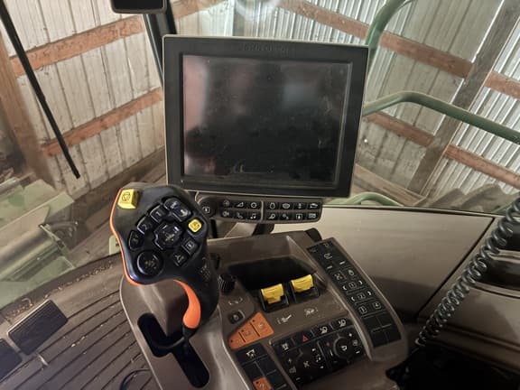Image of John Deere S770 equipment image 3