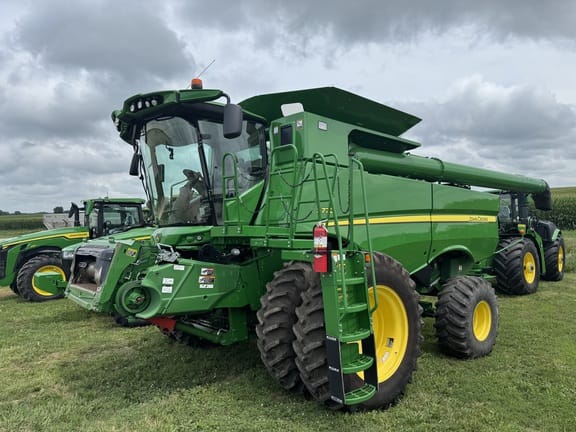 2018 John Deere S770 Equipment Image0