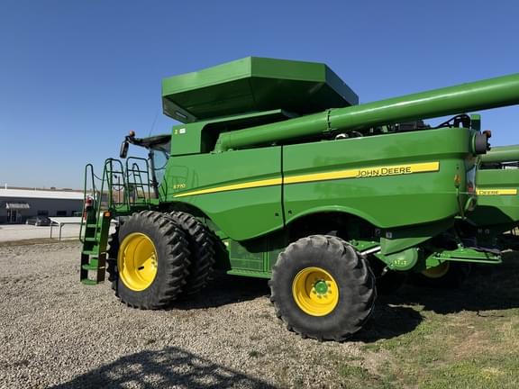 Image of John Deere S770 equipment image 1