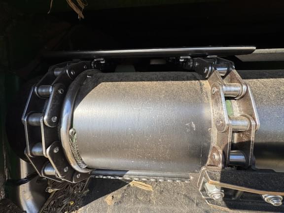 Image of John Deere S770 equipment image 4