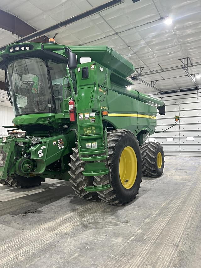 Image of John Deere S770 equipment image 2
