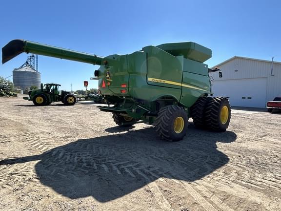 Image of John Deere S770 equipment image 4