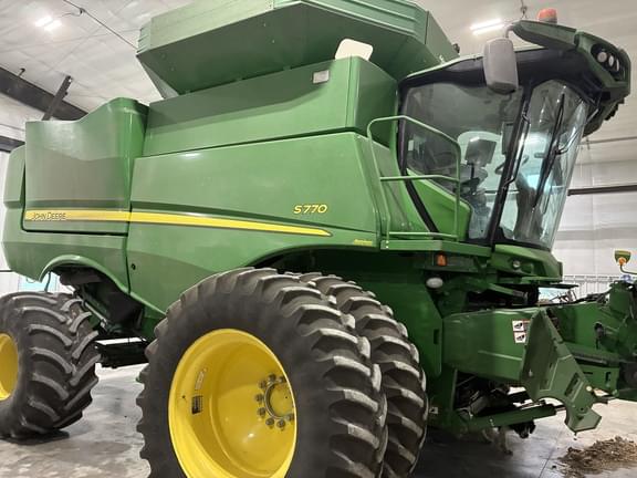 Image of John Deere S770 equipment image 1