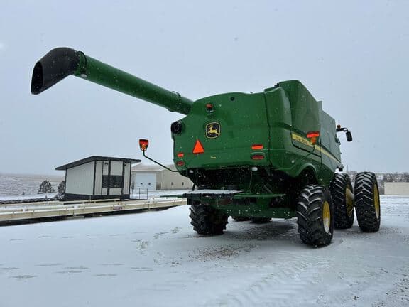 Image of John Deere S770 equipment image 3