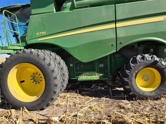 Image of John Deere S770 equipment image 2