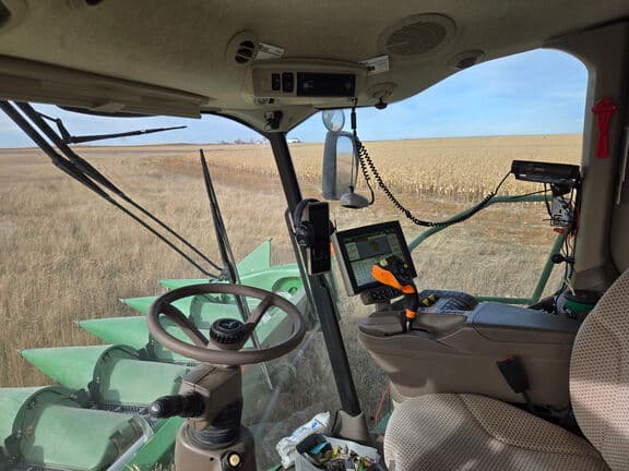 Image of John Deere S770 equipment image 3