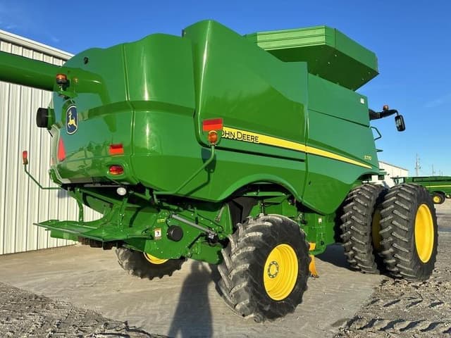 Image of John Deere S770 equipment image 2