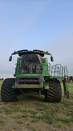 Image of John Deere S770 equipment image 2