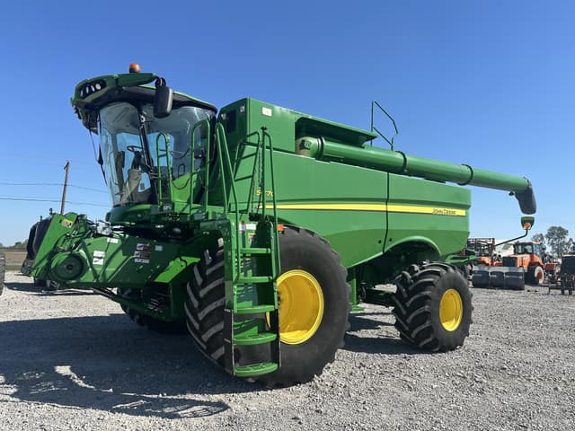 Image of John Deere S770 equipment image 3