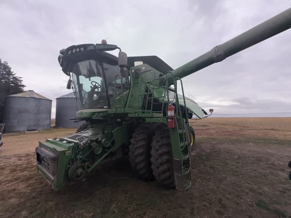 Image of John Deere S770 equipment image 1