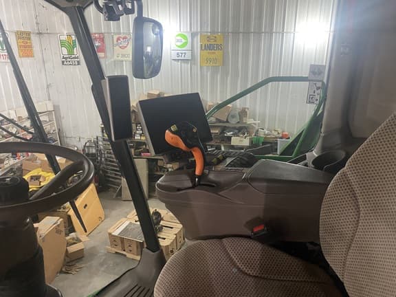 Image of John Deere S770 equipment image 4