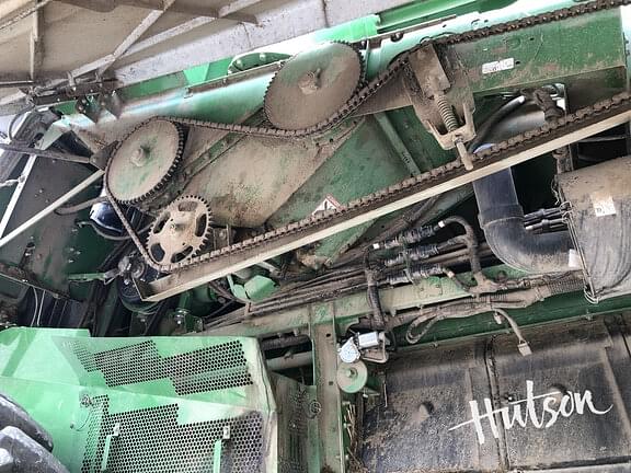 Image of John Deere S770 equipment image 4