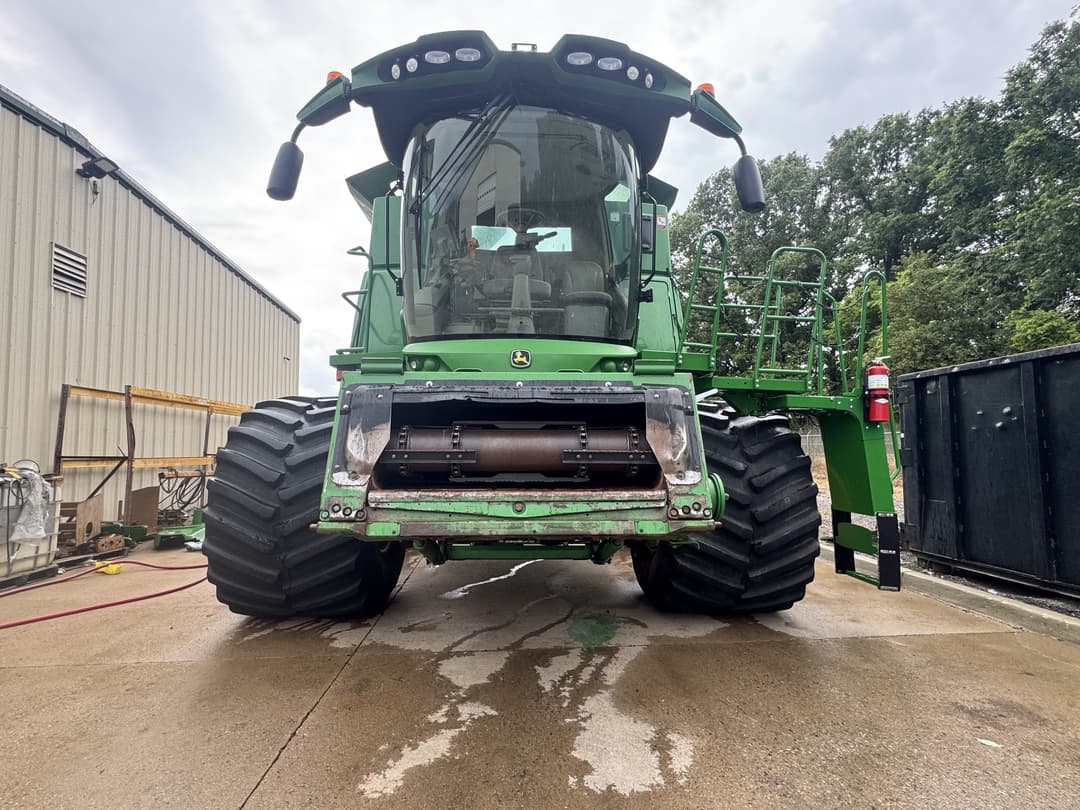 Image of John Deere S770 Image 1