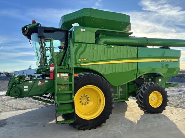 Image of John Deere S770 equipment image 4