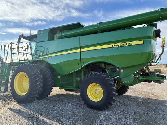 Image of John Deere S770 equipment image 4