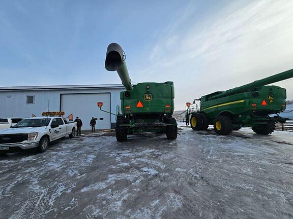 Image of John Deere S770 equipment image 3