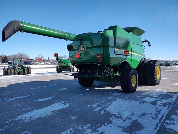 Image of John Deere S770 equipment image 4