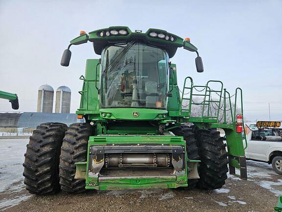 Image of John Deere S770 equipment image 1