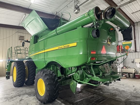 Image of John Deere S770 equipment image 2