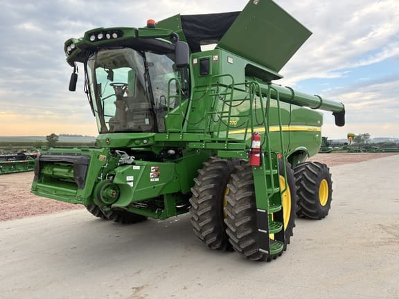 2018 John Deere S770 Equipment Image0