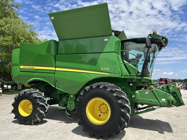 Image of John Deere S770 equipment image 1