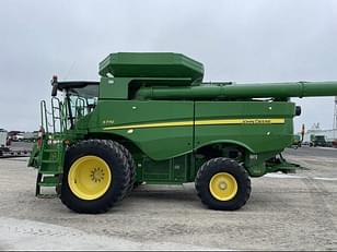 Main image John Deere S770 3