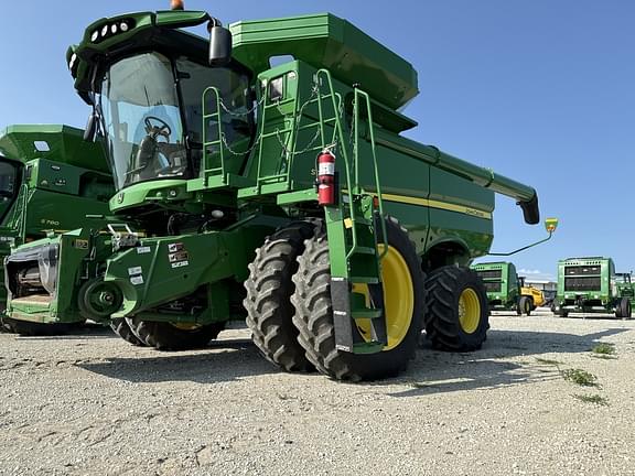 Image of John Deere S770 equipment image 2