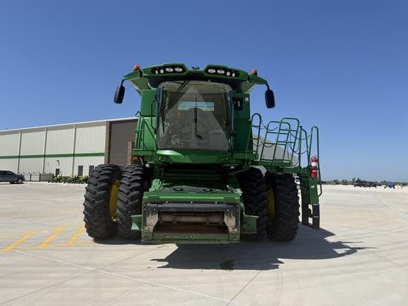 Image of John Deere S770 equipment image 2