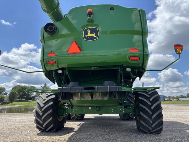 Image of John Deere S770 equipment image 3