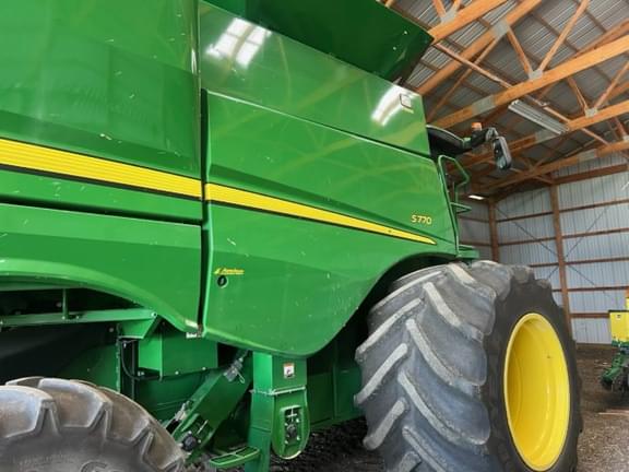 Image of John Deere S770 equipment image 1