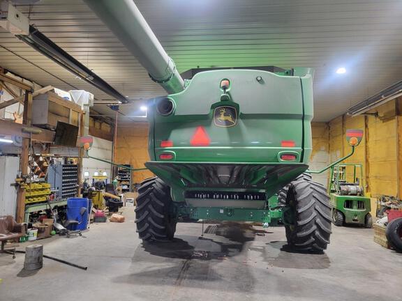 Image of John Deere S770 equipment image 4