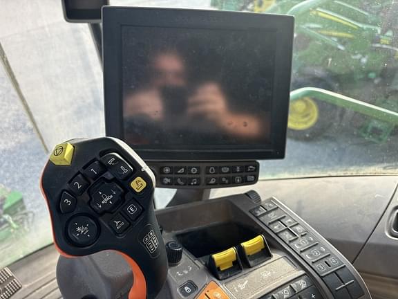 Image of John Deere S770 equipment image 3