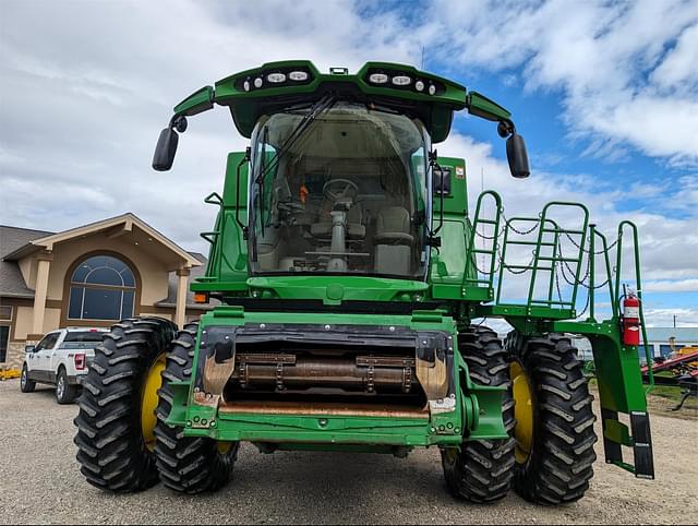 Image of John Deere S770 equipment image 1