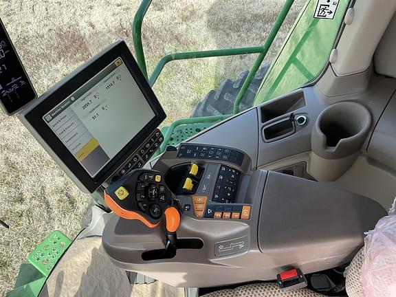 Image of John Deere S770 equipment image 4