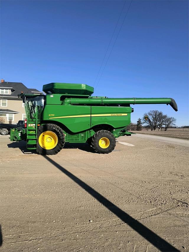 Image of John Deere S770 equipment image 1