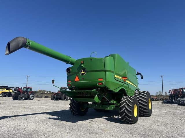 Image of John Deere S770 equipment image 4