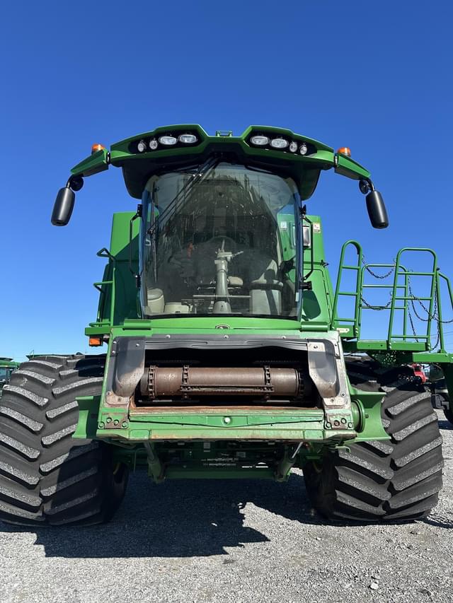 Image of John Deere S770 equipment image 1