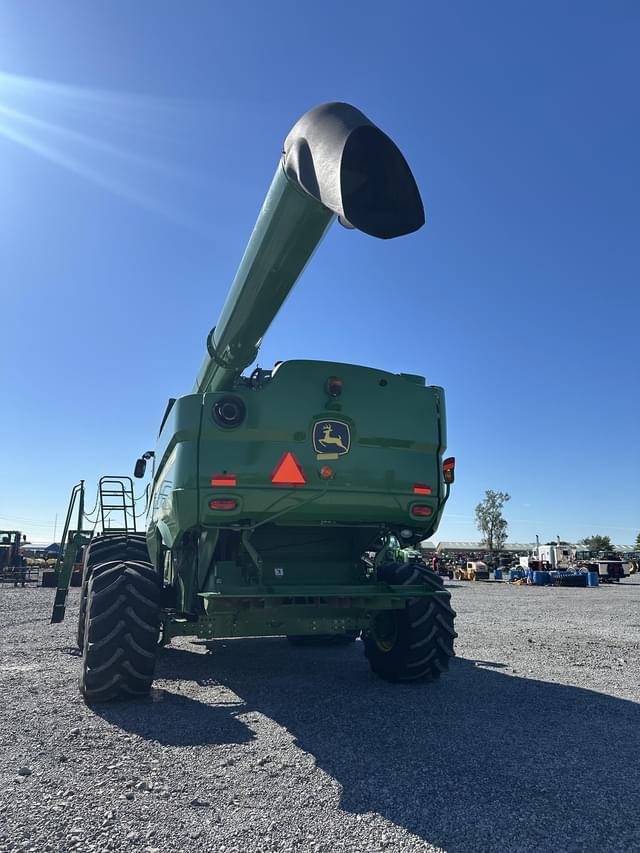 Image of John Deere S770 equipment image 2