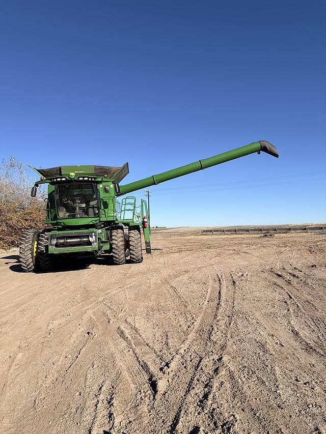 Image of John Deere S770 equipment image 3