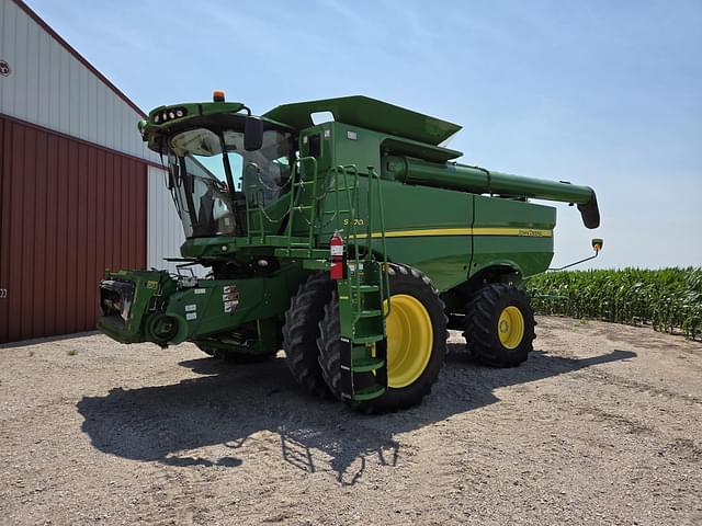 Image of John Deere S770 equipment image 1