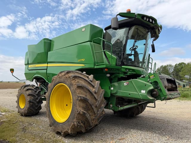Image of John Deere S770 equipment image 1