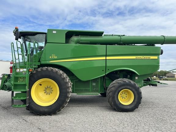 Image of John Deere S770 equipment image 1